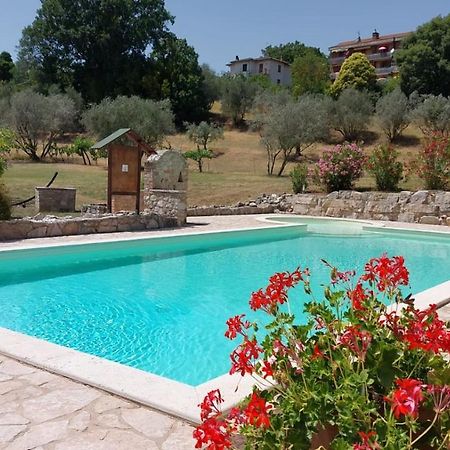 Agriturismo Camera Rosa トーディ エクステリア 写真