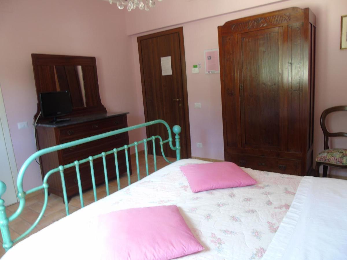 Agriturismo Camera Rosa トーディ エクステリア 写真