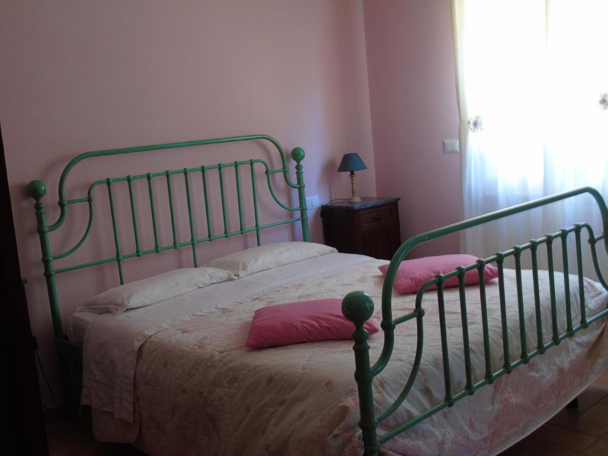 Agriturismo Camera Rosa トーディ エクステリア 写真