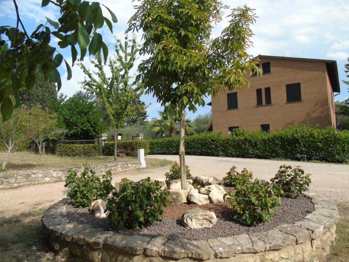 Agriturismo Camera Rosa トーディ エクステリア 写真
