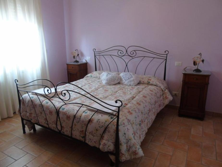 Agriturismo Camera Rosa トーディ エクステリア 写真