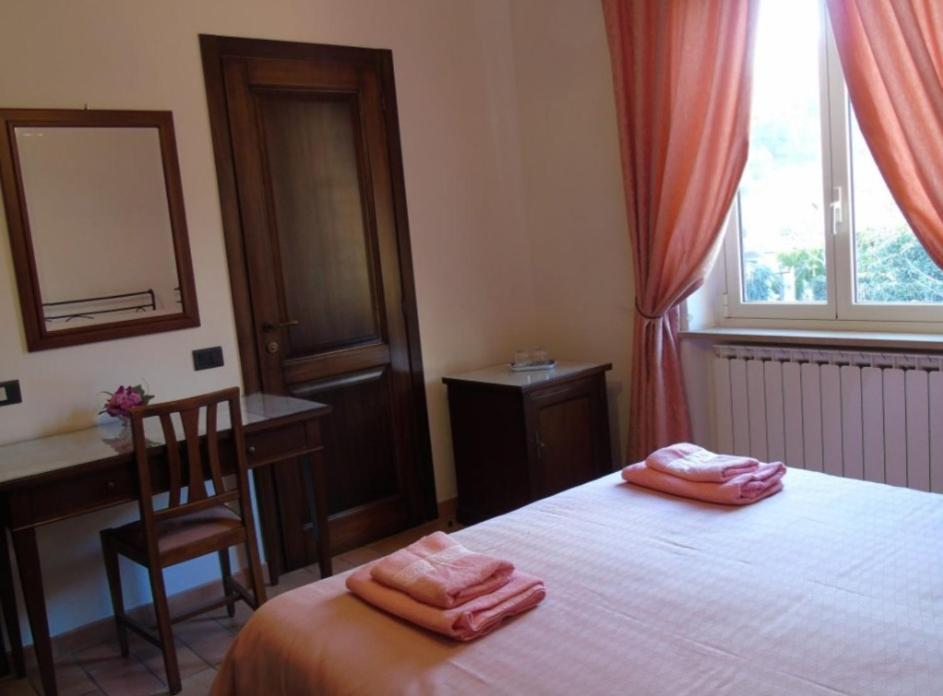 Agriturismo Camera Rosa トーディ エクステリア 写真